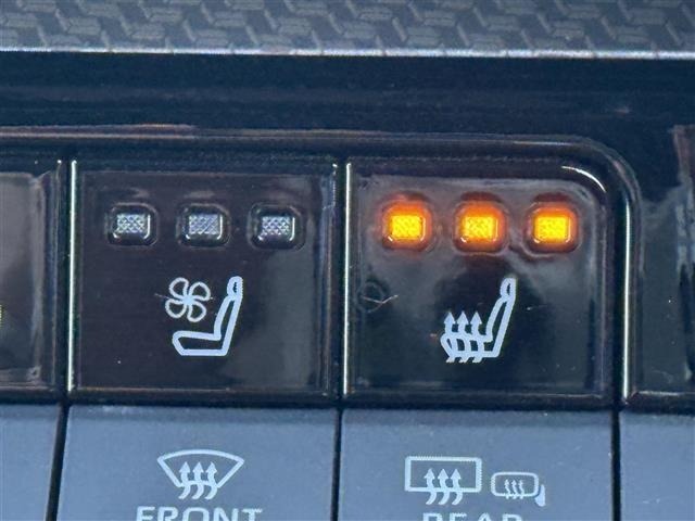 Toyota PRIUS 2023 7022898-11