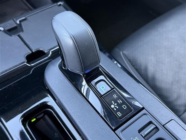Toyota PRIUS 2023 7022898-9