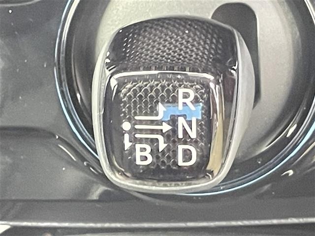 Toyota PRIUS 2022 7022908-6