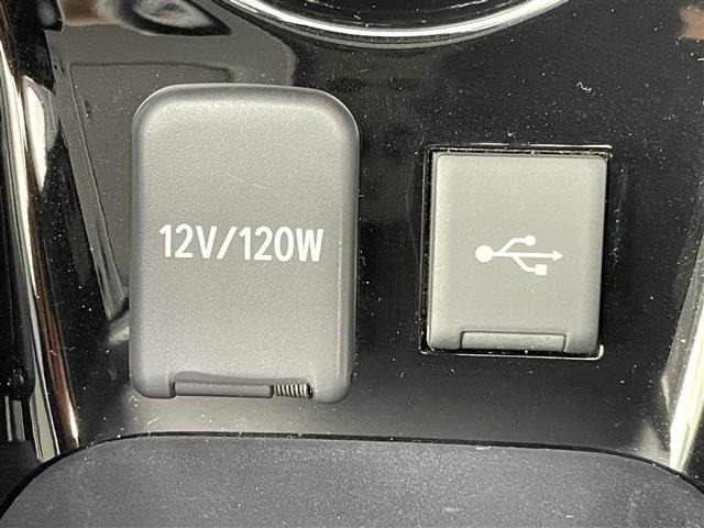 Toyota PRIUS 2022 7022908-9