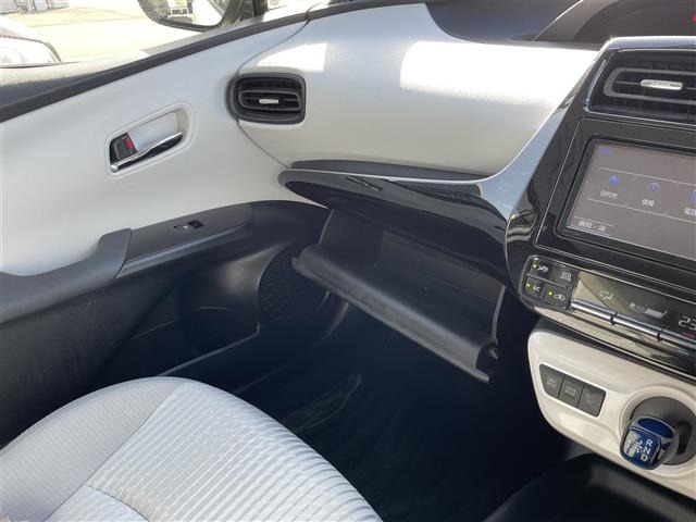 Toyota PRIUS 2016 7022927-22