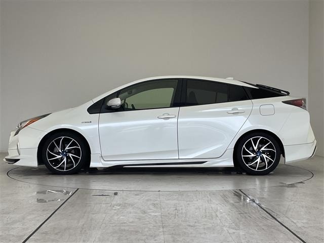 Toyota PRIUS 2017 7022983-2