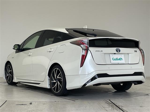 Toyota PRIUS 2017 7022983-4
