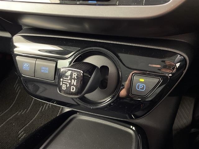 Toyota PRIUS 2022 7023009-12