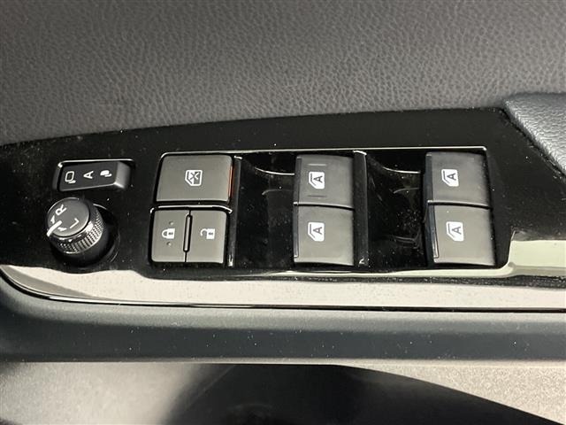 Toyota PRIUS 2018 7023047-10