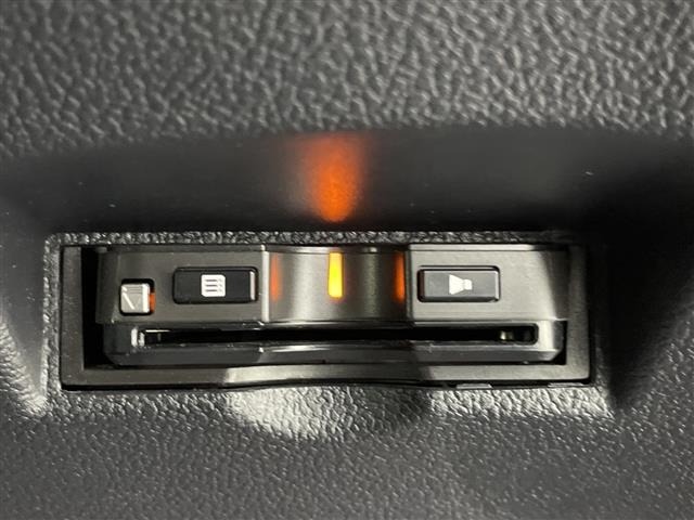 Toyota PRIUS 2018 7023047-11