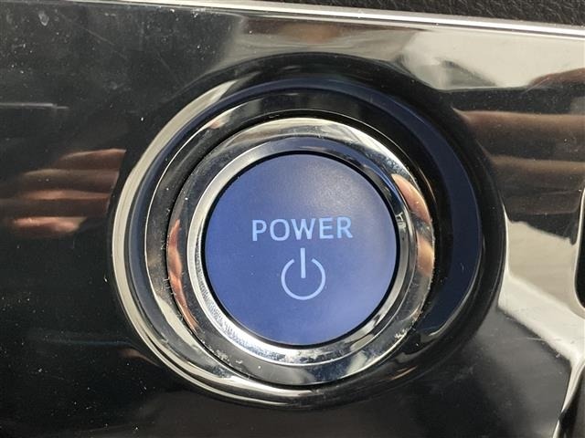 Toyota PRIUS 2018 7023047-12