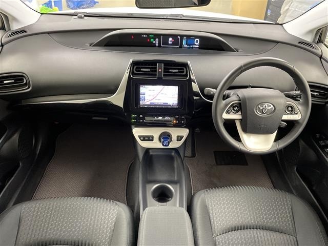 Toyota PRIUS 2018 7023047-14