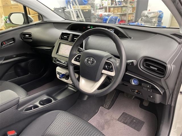 Toyota PRIUS 2018 7023047-2