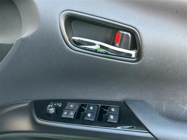 Toyota PRIUS 2018 7023304-2