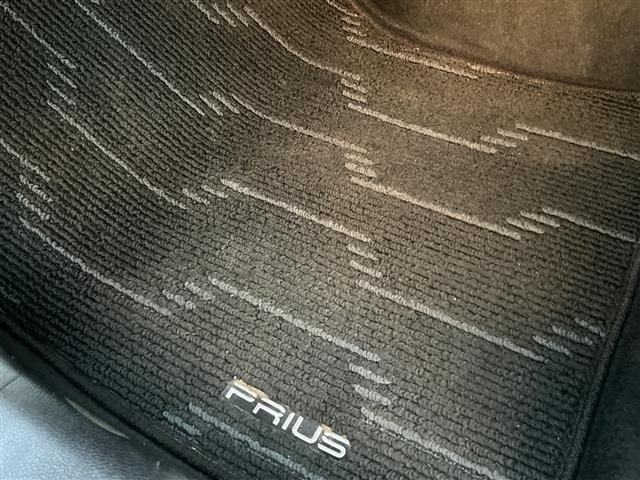 Toyota PRIUS 2018 7023304-6