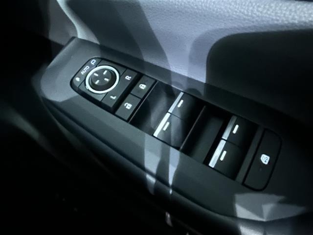 Toyota PRIUS 2025 7023406-22