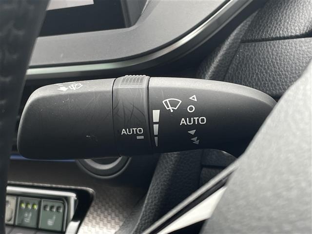 Toyota PRIUS 2024 7023409-21