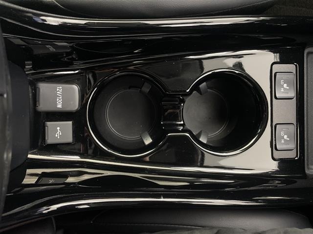 Toyota PRIUS 2022 7023445-4