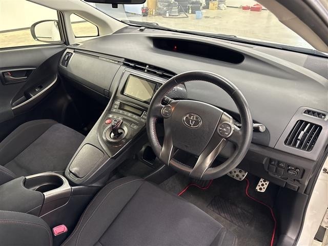 Toyota PRIUS 2012 7023517-4