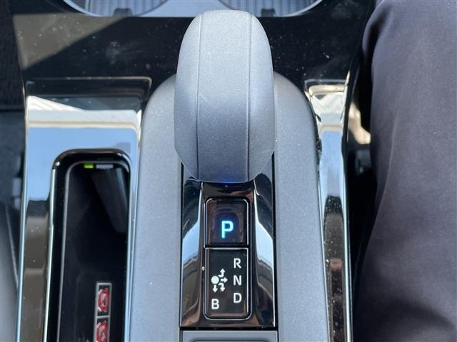 Toyota PRIUS 2024 7023893-12
