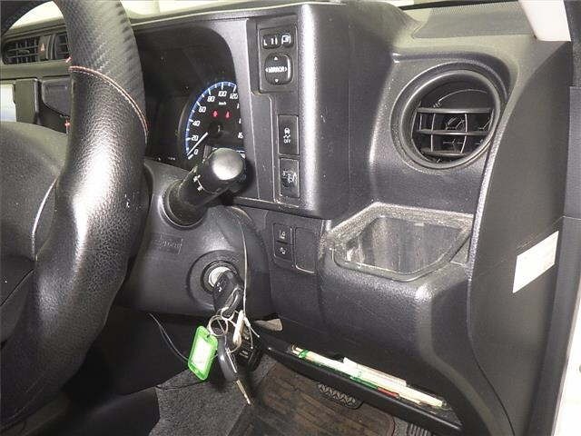 Toyota PROBOX VAN 2022 7017944-8