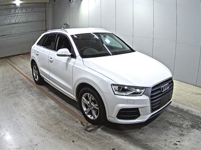 Audi Q3 2016 7011470-0