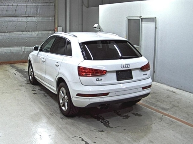 Audi Q3 2016 7011470-1