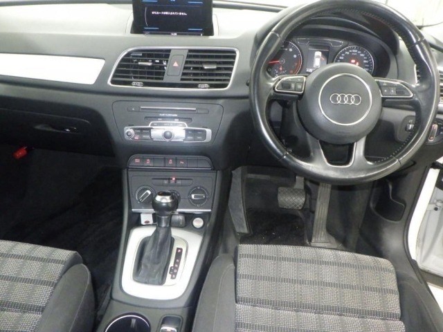 Audi Q3 2016 7011470-3