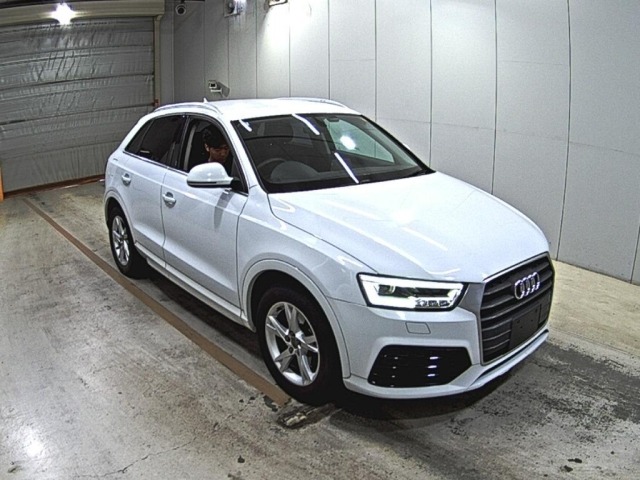 Audi Q3 2018 7011475-0
