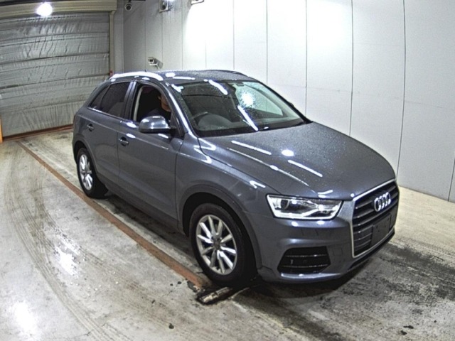 Audi Q3 2017 7011476-0