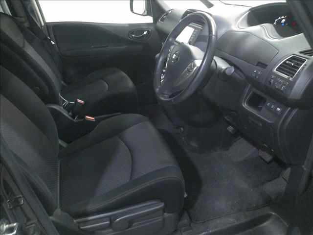 Nissan SERENA 2011 7024647-4