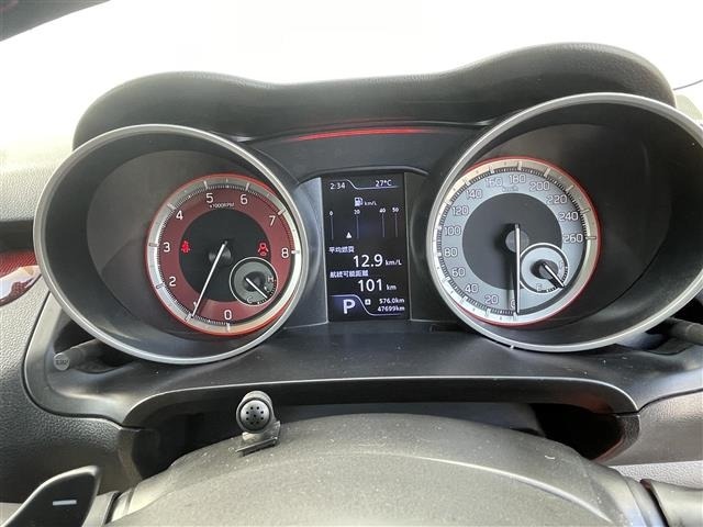 Suzuki SWIFT 2019 7002876-7