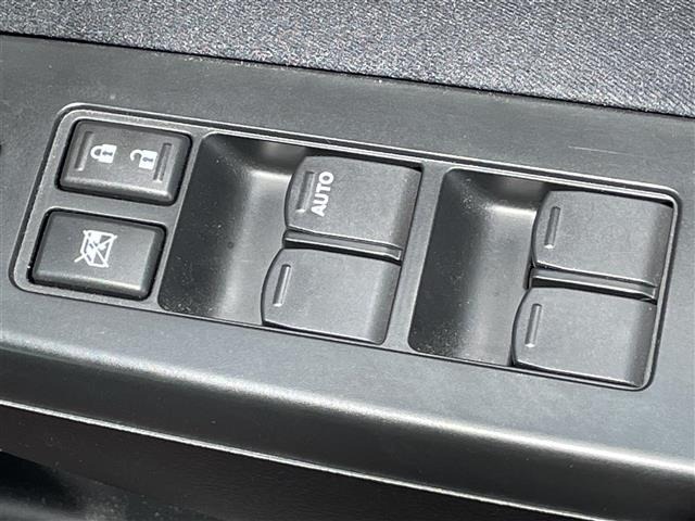 Suzuki SWIFT 2015 7002878-11