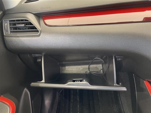 Suzuki SWIFT 2018 7002912-6