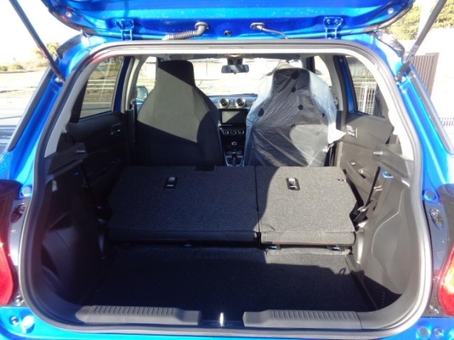 Suzuki SWIFT 2025 7002948-21