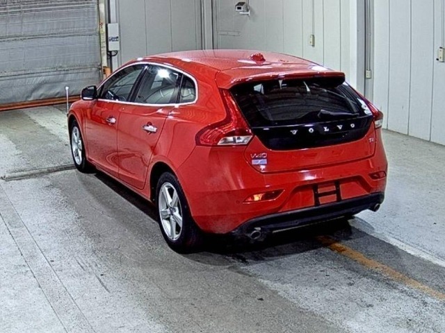 Volvo V40 2013 7015420-1
