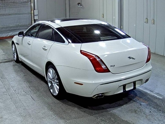 Jaguar XJ SERIES 2010 7017641-1