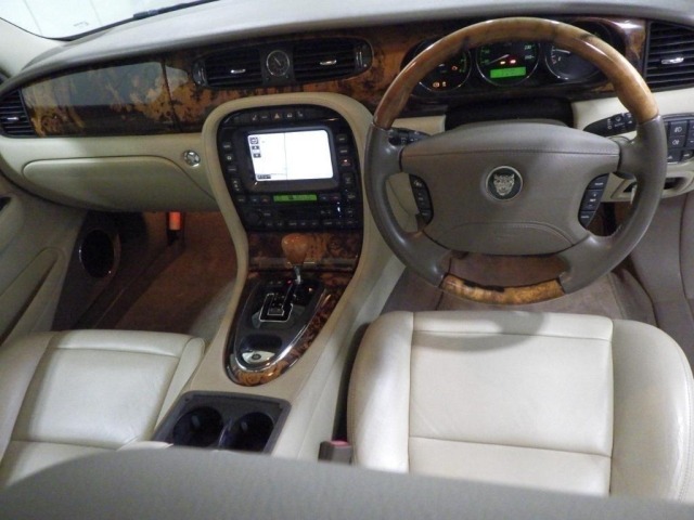 Jaguar XJ SERIES 2005 7017651-3