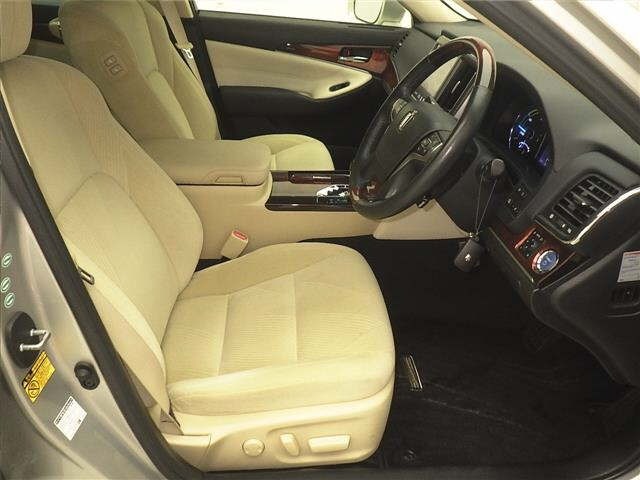 Toyota CROWN MAJESTA 2014 7029693-5