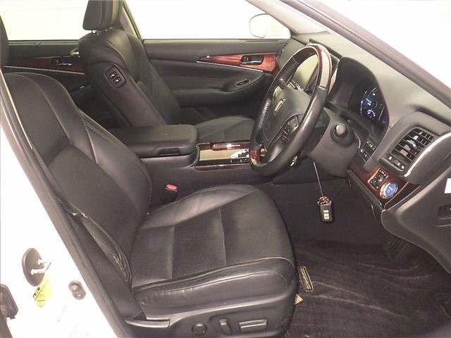 Toyota CROWN MAJESTA 2014 7029696-5