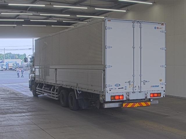 Isuzu GIGA 2014 7032400-1