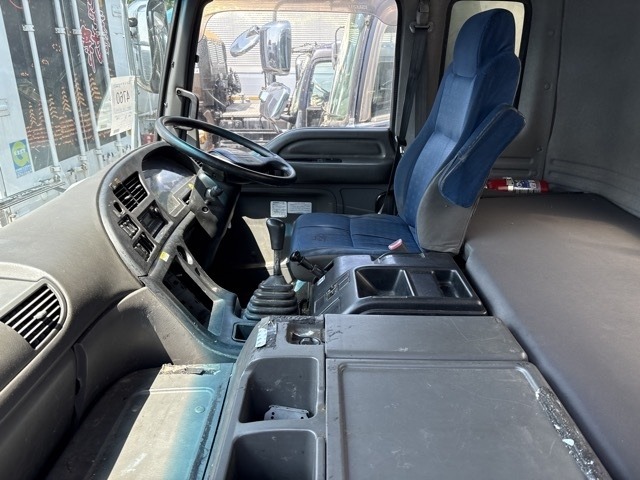 Isuzu GIGA 2014 7032400-5