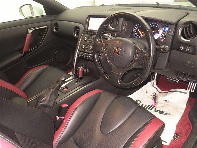 Nissan GT-R 2011 7024953-3