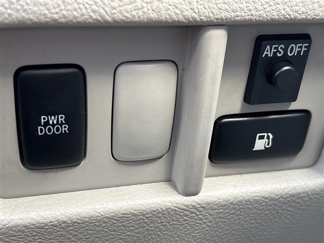 Toyota HARRIER 2008 7029371-11