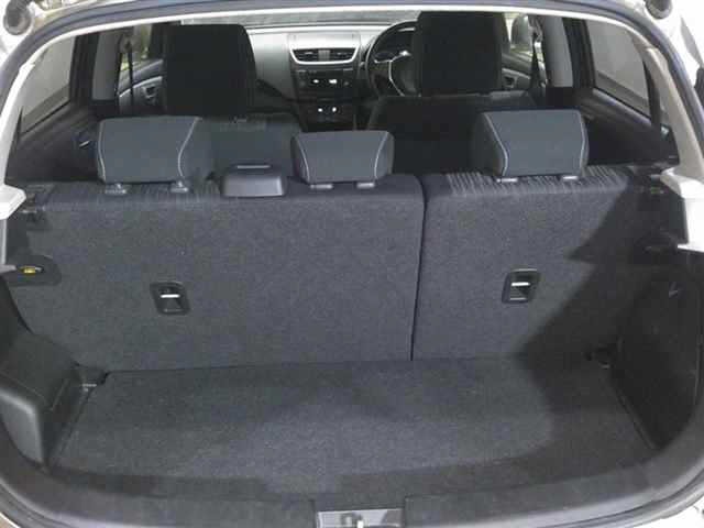 Suzuki SWIFT 2013 7033960-7