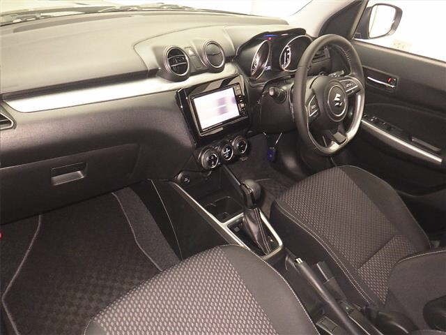 Suzuki SWIFT 2019 7033980-4