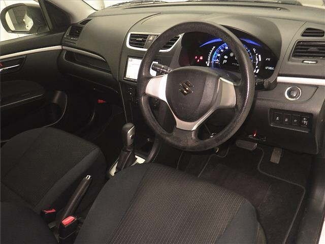 Suzuki SWIFT 2015 7033981-3