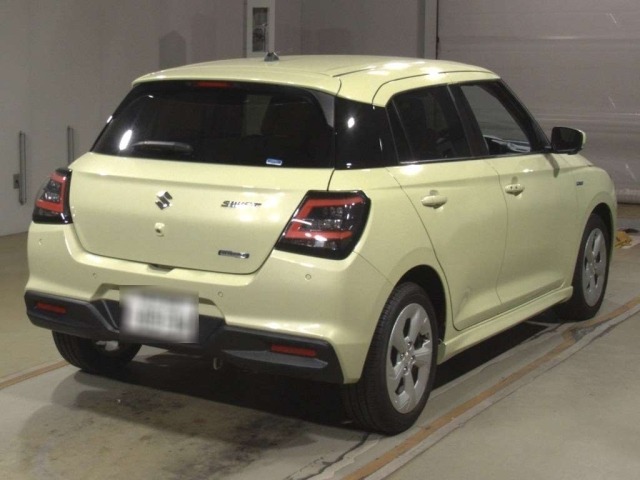 Suzuki SWIFT 2023 7033986-1