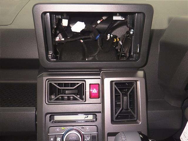 Daihatsu TAFT 2025 7031643-6