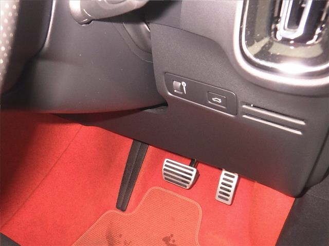 Volvo XC40 2021 7034164-8