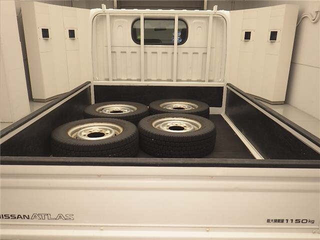 Nissan ATLAS 2015 7057735-6