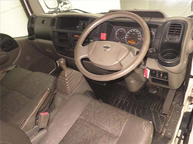 Nissan ATLAS 2013 7057750-3