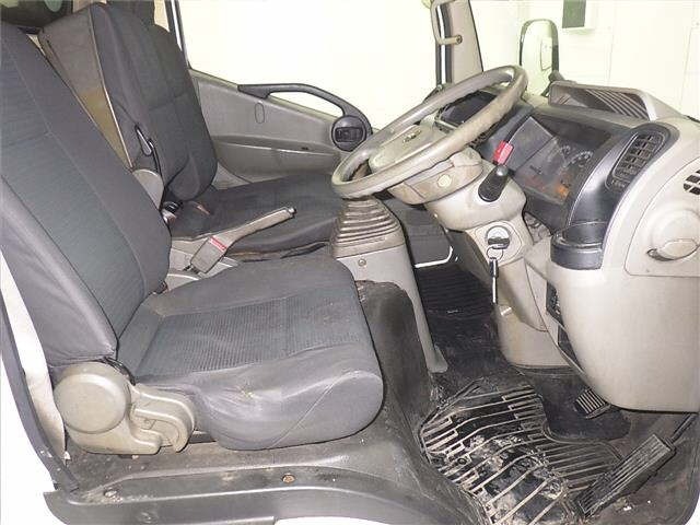 Nissan ATLAS 2012 7057751-5