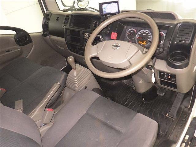 Nissan ATLAS 2010 7057780-3